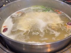 -一席地·本地鸡窝·杭帮鸡火锅(萧山银隆百货店)