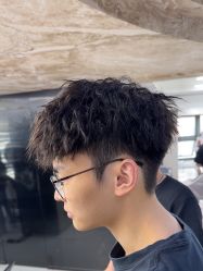 -宫铭烫发染发接发店