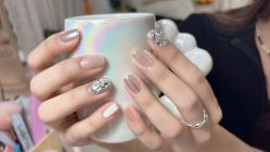 -UN·桃喜日系美睫美甲