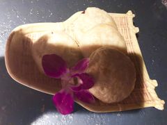 玫瑰饼-老牌坊云南鱼豆花火锅(哈西万达店)