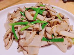 橄榄油扒蘑菇-蒙料·手把肉(望京店)