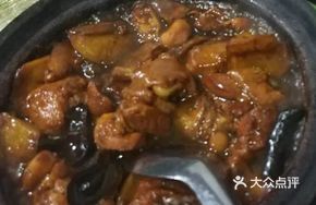 Braised Pork with Wide Noodles, Dried Tofu and Rice