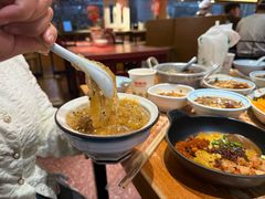 青岩糕粑稀饭-怪噜范·老贵阳街头名小吃(鸿通城店)