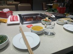 -海底捞火锅鲜切牛肉主题店(长寿路店)