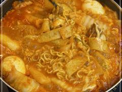 -三清洞摩西韩式年糕火锅(威高广场店)