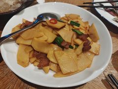 腊肉炒本地时令鲜笋-宁波柏悦酒店·钱湖渔港