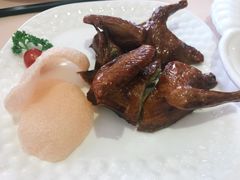 脆皮炸乳鸽-舒友海鲜姿造(虹口店)