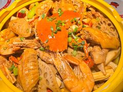 -多嘴超级肉蟹煲(杉杉国潮主题店)