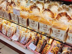 -红宝石·鲜奶小方·海派西点房(南丹店)