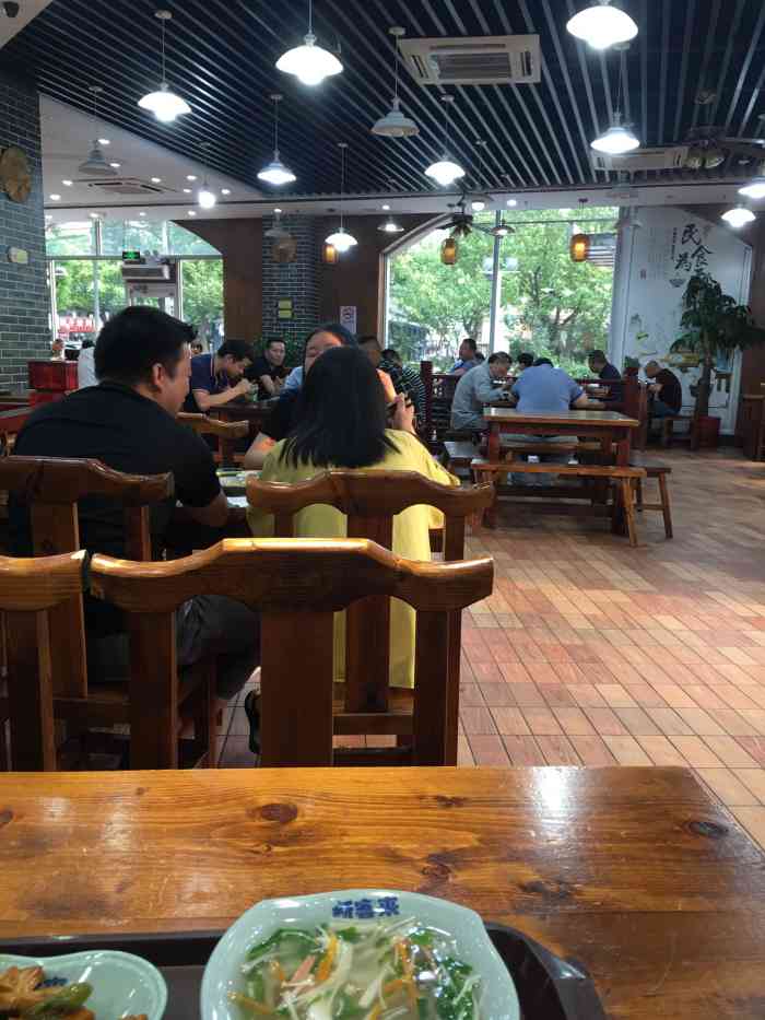 新客来大食堂(茸梅路店)-"每次吃早饭都会在这里,而且休息时一个人也.