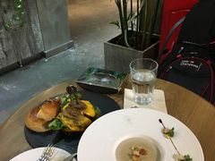 -HIGH FIVE哈福手工汉堡(桂林路店)