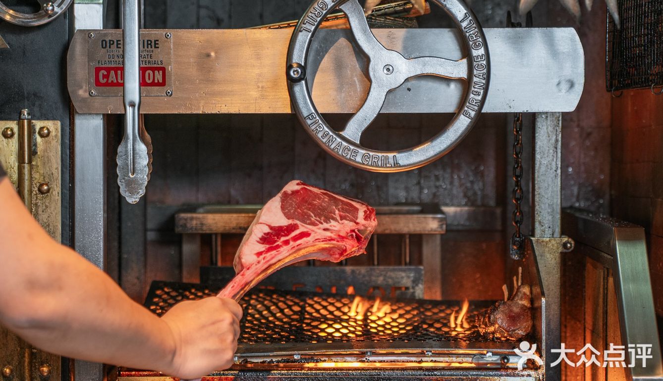 为了专心“玩火”，这家法餐厅竟专门开了个店！