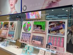 -4iNLOOK美瞳店(龙之梦购物中心虹口店)