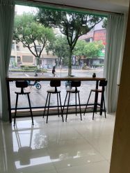 -苗医生专业祛痘·皮肤管理