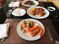 -大中华希尔顿酒店-念自助餐·嗨啤·小龙虾