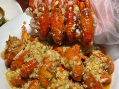 -肥肥虾庄·金牌油焖大虾(汉街SKP店)