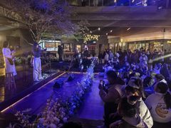 -瑞虹新天地月亮湾