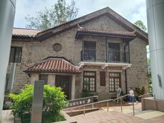 -香港大学