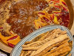 -房子红了鱼豆花重庆老火锅(广厦学院店)