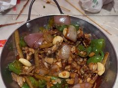 -老街烧烤大排档·地道湖北菜·龙虾馆(汉口火车站店)