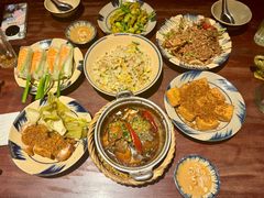 -Cuc Gach Quan Restaurant
