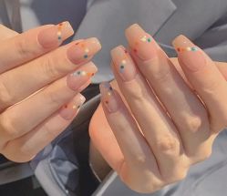 -悦指间美甲美睫
