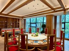 -茅草房·河畔园林火锅