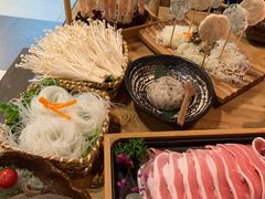 -湊湊火锅·茶憩(杭州湖滨银泰in77店)