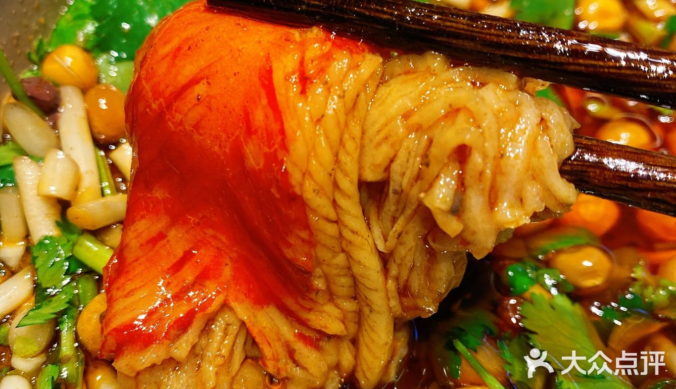 重庆必吃的地道火锅，就选映山红了！