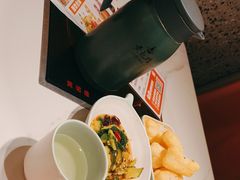 -黄记煌三汁焖锅(新佳丽江汉路店)