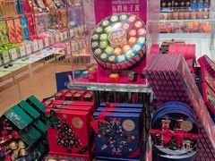 -VENCHI 闻绮(上海佛罗伦萨小镇店)