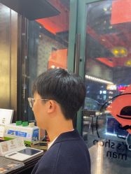 -东方先生国潮男士理发馆