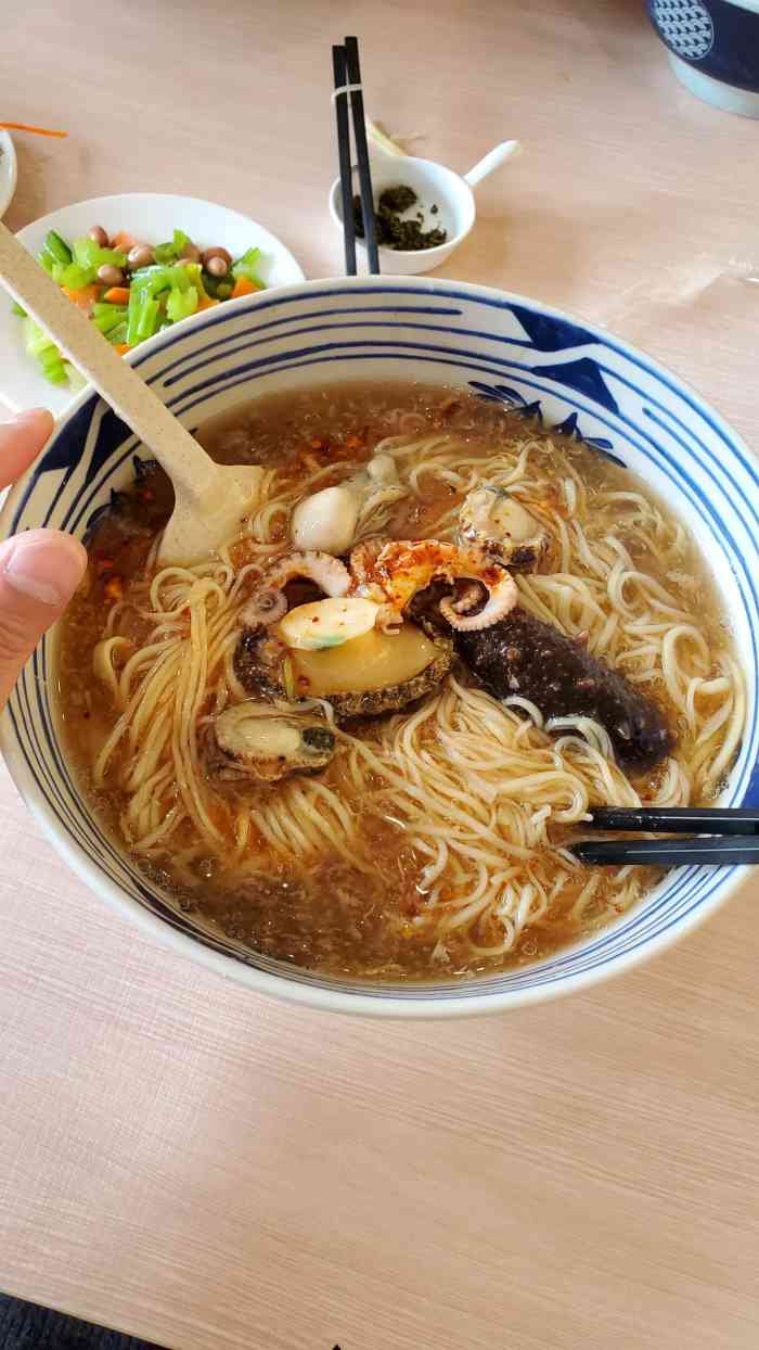 王福禄蓬莱小面-"点了几碗海鲜蓬莱小面味道还可以吧.海鲜.