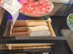 -尚尚仙·酸汤猪手·猪肚鸡火锅(华联万柳购物中心店)