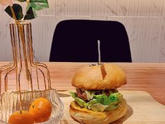 -POKEE VIA&Brunch·维娅(重庆来福士店)