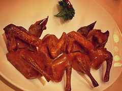 脆皮乳鸽-利苑酒家(合景国际金融广场店)