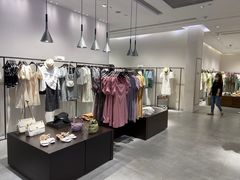 -URBAN REVIVO(七宝领展广场店)