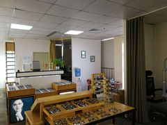 -LOGO眼镜·蔡司品牌折扣店(龙华清湖店)