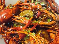 特色油焖大虾-巴厘龙虾·榜首油焖大虾(音乐学院·沿江酒馆店)