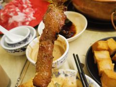 -洞庭洲·防空洞火锅·铜锅涮肉·烧烤(新百广场店)