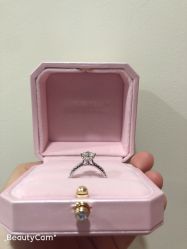 -威德钻石-克拉钻大本营(南京东路店)