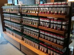 面包甜点陈列柜-星巴克臻选(成都宽窄巷子店)