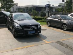 -上海星瀚奔驰4S店(红柳路店)