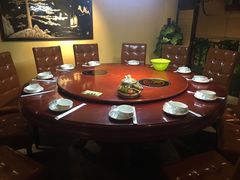 包厢-霄汉牛三鲜湖北砂锅菜(万松园2店)