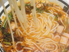 -霸舌生滚牛肉米粉(天生街道店)