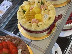 -花花卷卷·鲜食蛋糕(静安久光百货店)