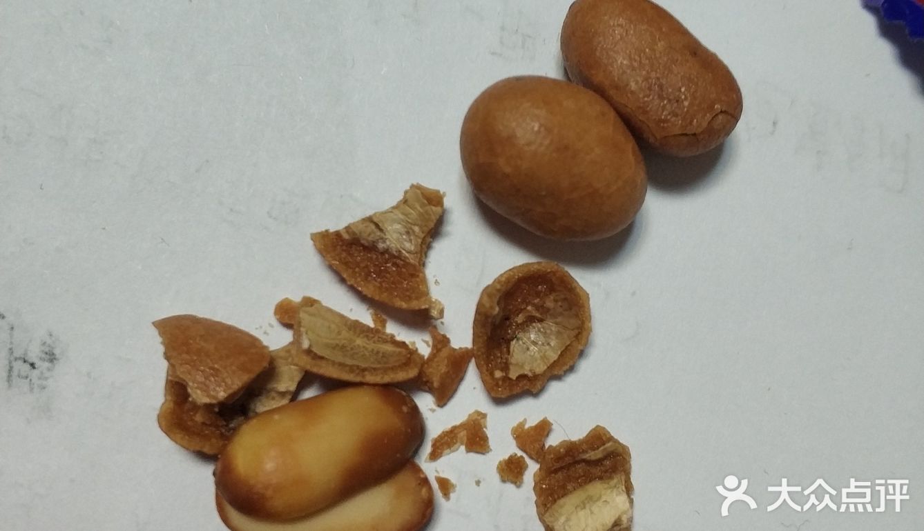 入口的感觉蜜桃味十足。随后就是熟悉的龙角散的味道