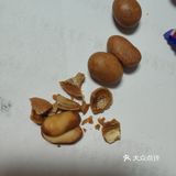 入口的感觉蜜桃味十足。随后就是熟悉的龙角散的味道