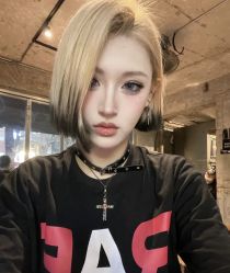 -安蒂护肤造型
