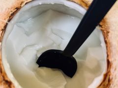 -志龙皇冠吃货椰子铺